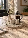 Rincón de café bañado por el sol.webp